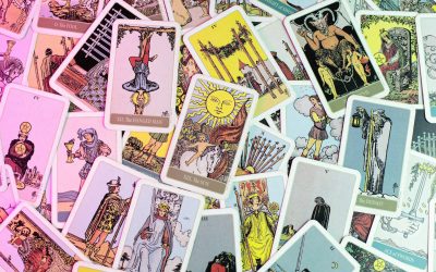 What Are Tarot Readers?